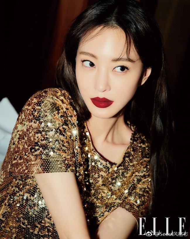 韩国美女明星韩艺瑟×ELLE Korea画报封面图片