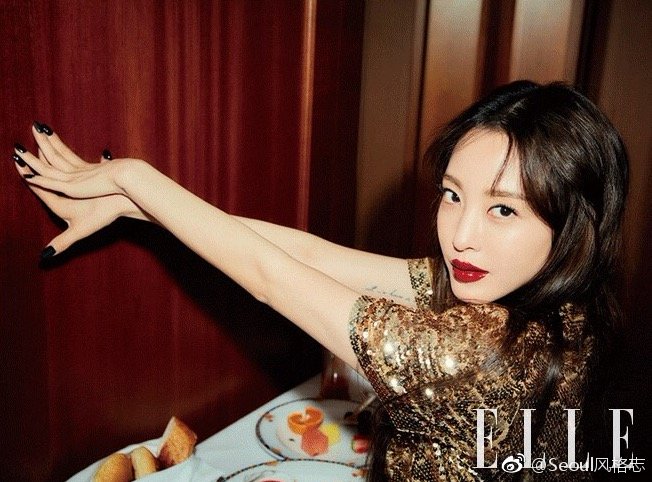 韩国美女明星韩艺瑟×ELLE Korea画报封面图片