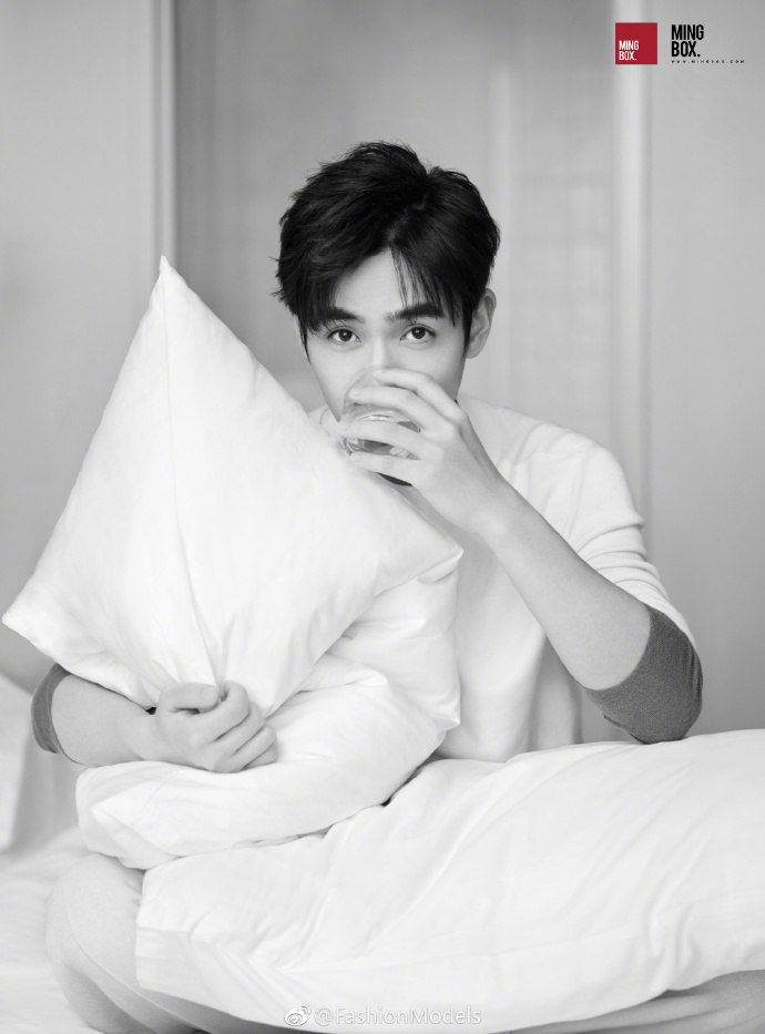小鲜肉男明星朱一龙写真书《DEPART》澳洲漫步图