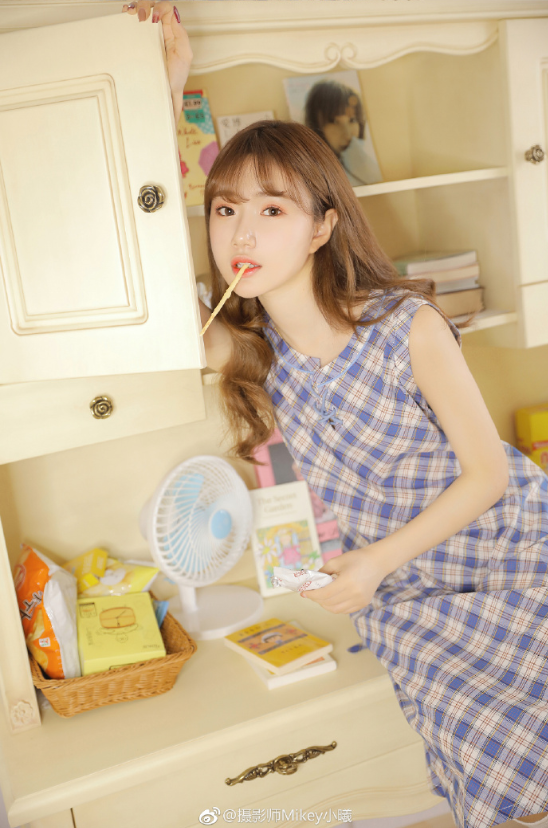 清纯美女图片 模特梦琦蓝色格子裙清纯写真