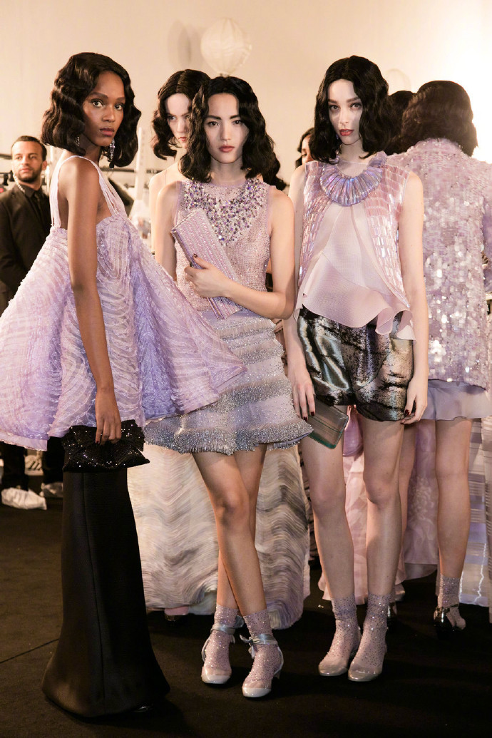 Armani prive梦幻紫色礼服图片