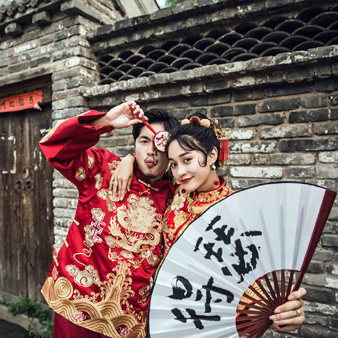 古装嫁衣创意婚纱照图片