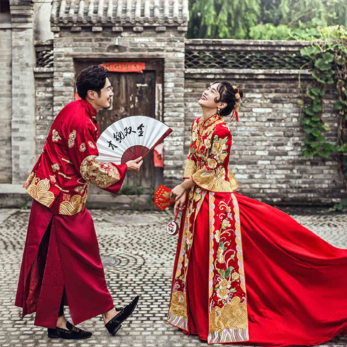 古装嫁衣创意婚纱照图片