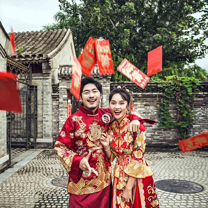 古装嫁衣创意婚纱照图片