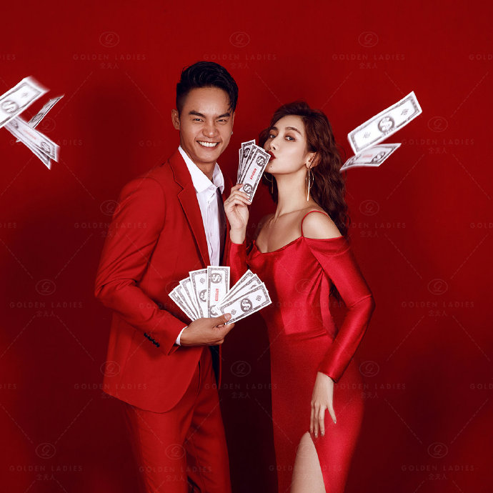 大红色结婚照图片
