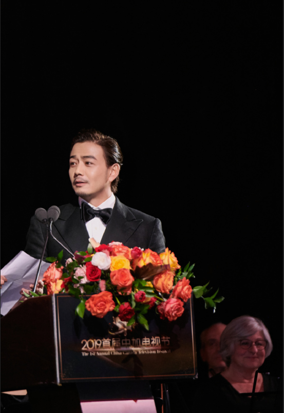 内地男演员杨烁获得最佳男演员图片