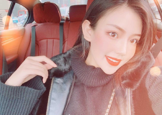 金牛座清纯美女姜烨自拍照图片