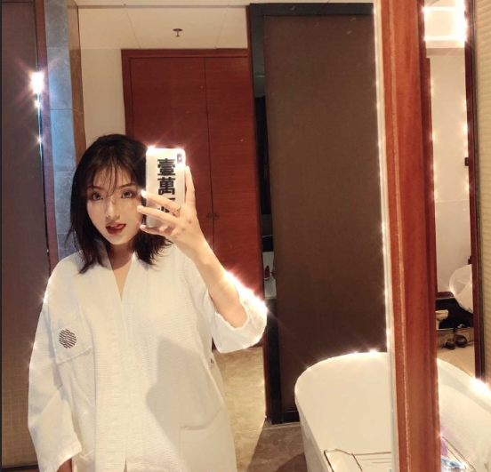 金牛座清纯美女姜烨自拍照图片
