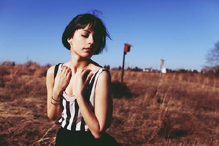 qq唯美意境女生头像图片