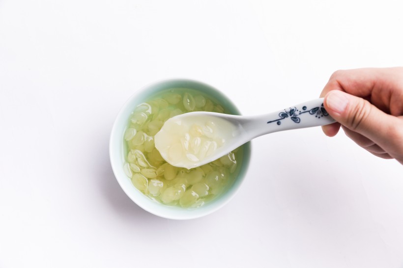 健康营养的皂角米熬粥图片