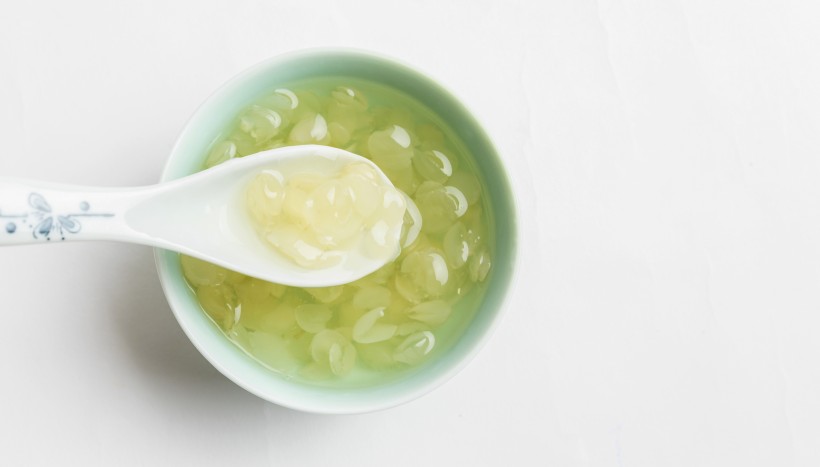 健康营养的皂角米熬粥图片