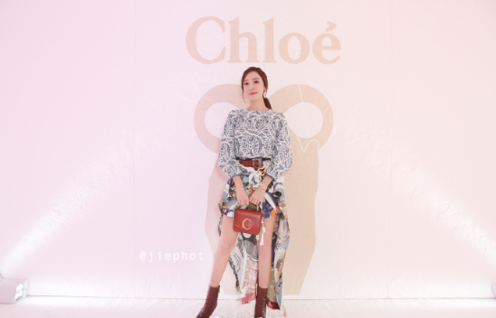 韩国美女图片 女星Jessica郑秀妍巴黎时装周图片