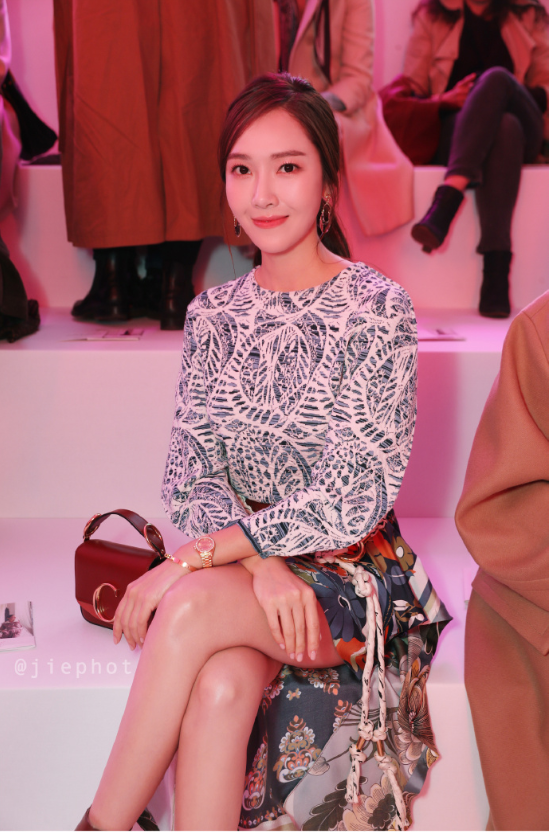 韩国美女图片 女星Jessica郑秀妍巴黎时装周图片