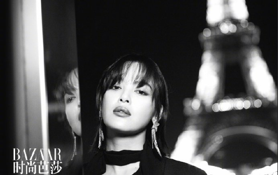 东北美女明星辛芷蕾<<时尚芭莎>>巴黎时装周图片