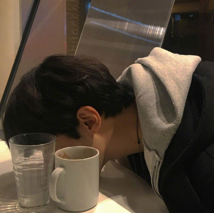 小奶狗帅气男生头像图片