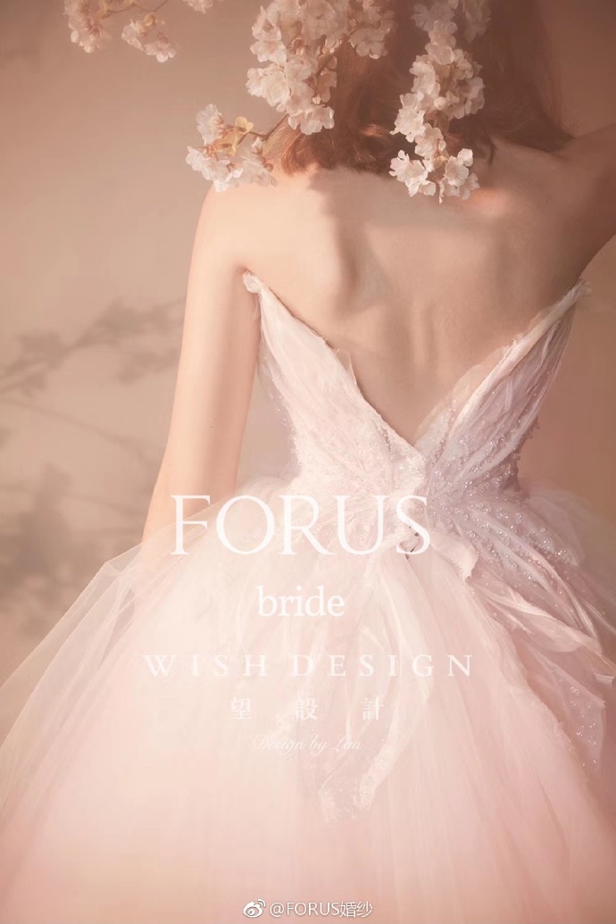 FORUS设计师婚纱唯美樱花粉图片
