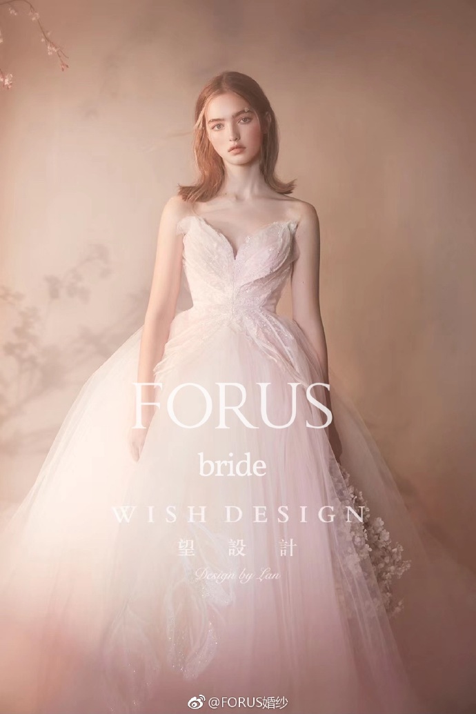 FORUS设计师婚纱唯美樱花粉图片
