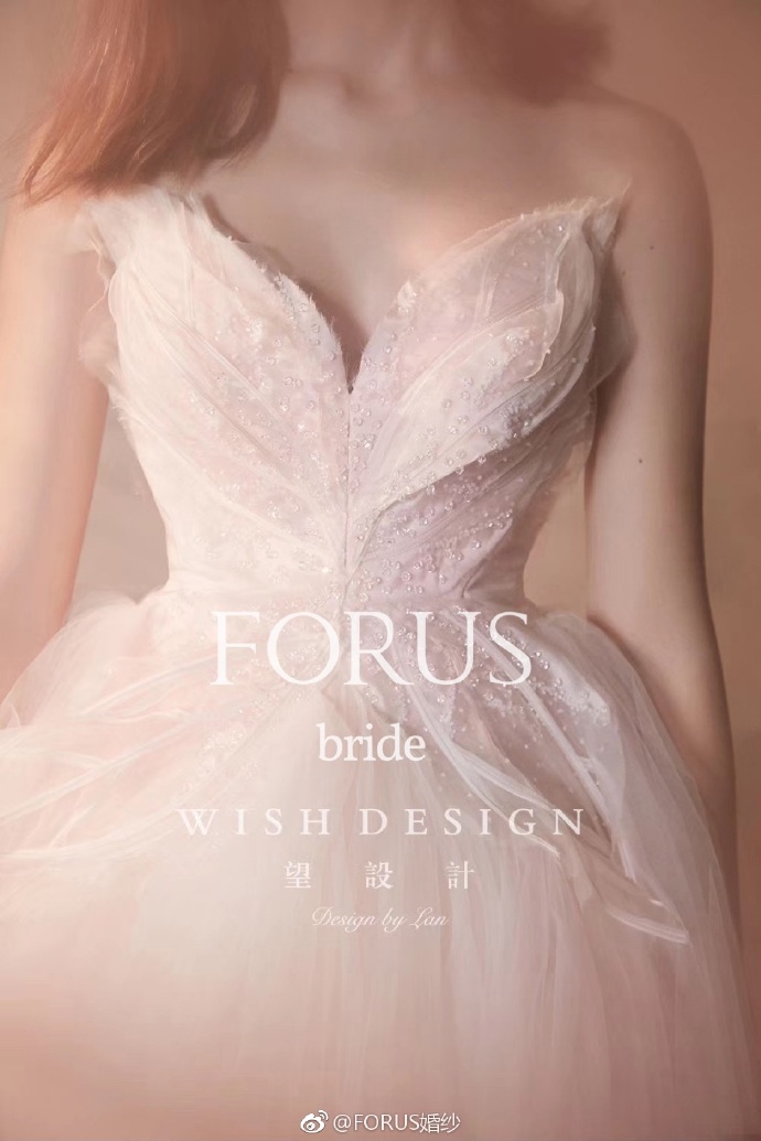 FORUS设计师婚纱唯美樱花粉图片