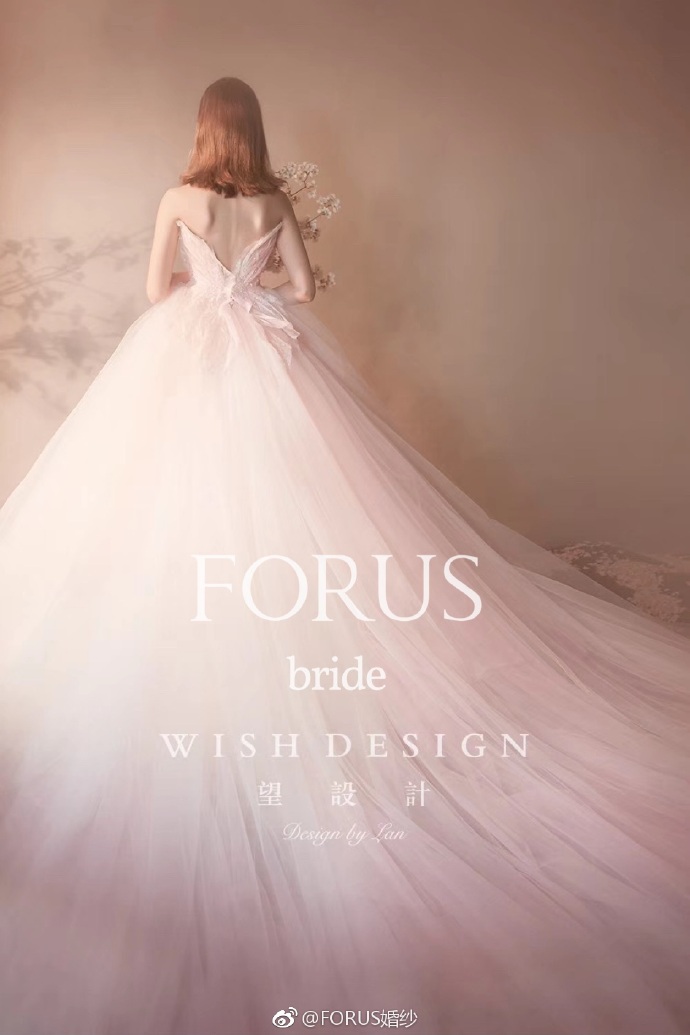 FORUS设计师婚纱唯美樱花粉图片