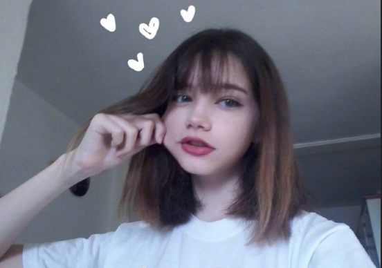 乌克兰18岁短发女孩Karin Kapnha自拍图片