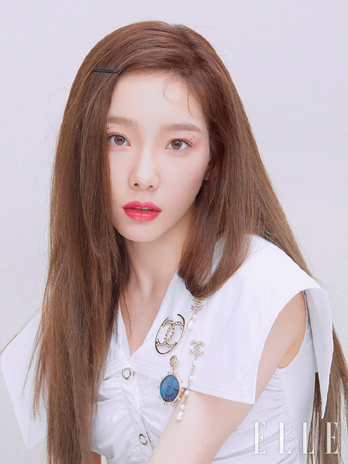 韩国美女组合少女时代金泰妍图片