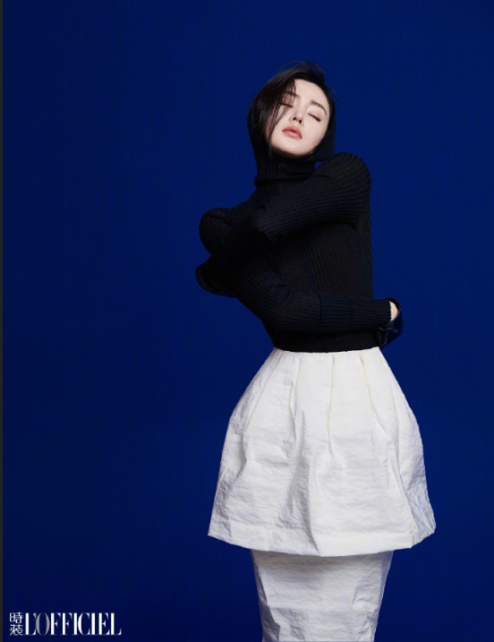 东北美女明星张天爱《时装杂志》封面图片