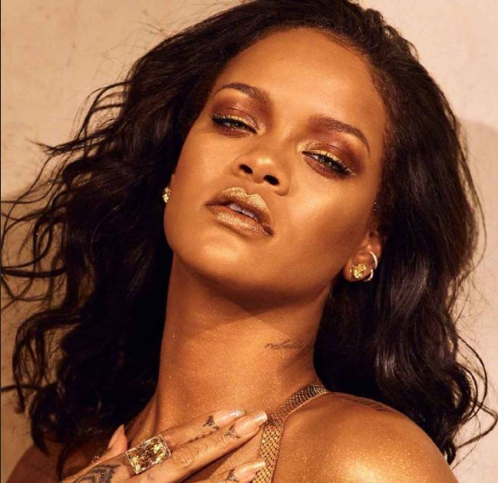 欧美彩妆天后Rihanna性感写真
