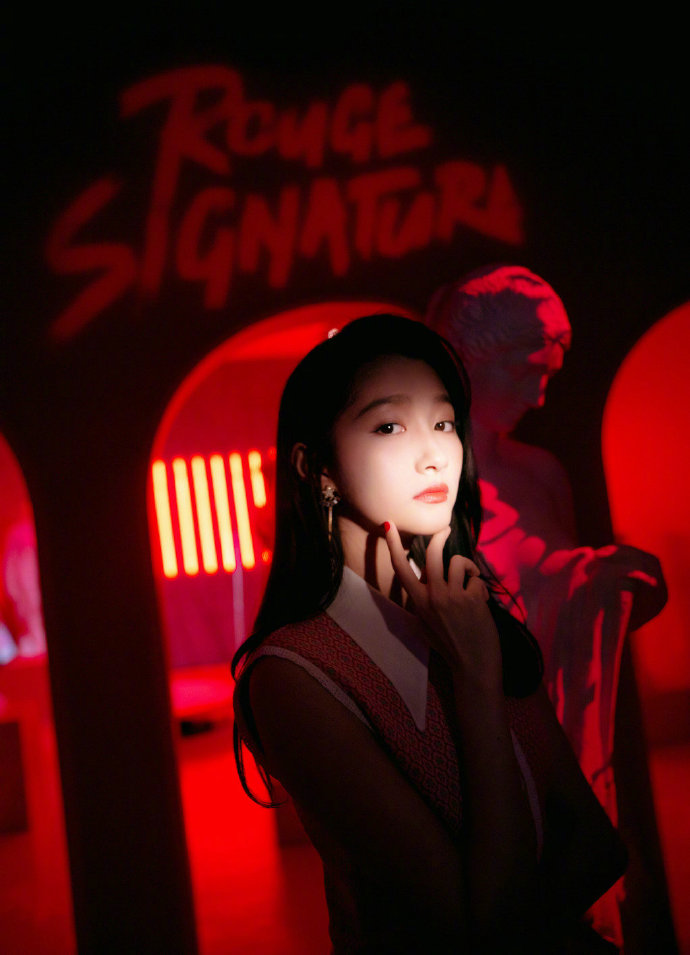 95后美女明星关晓彤周洁琼图片