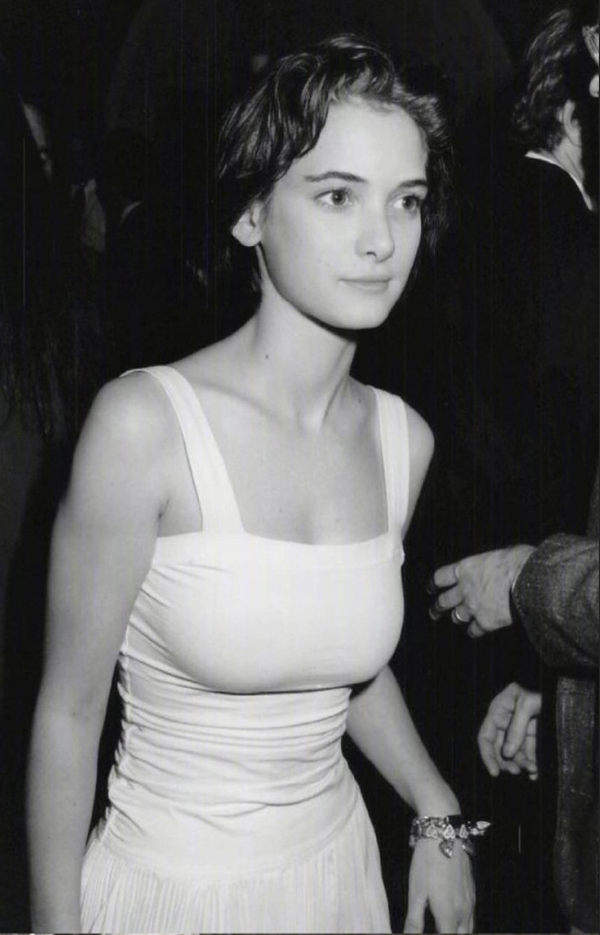 欧美美女明星Winona Ryder图片