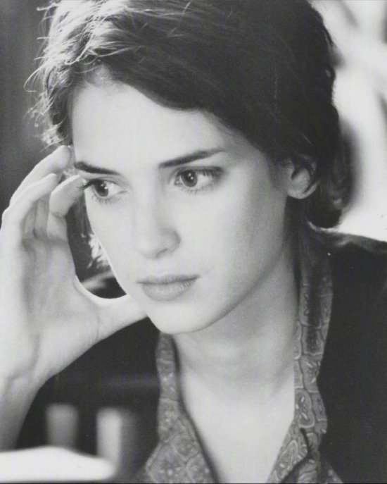 欧美美女明星Winona Ryder图片