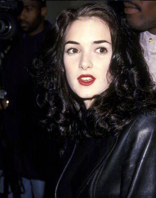 欧美美女明星Winona Ryder图片