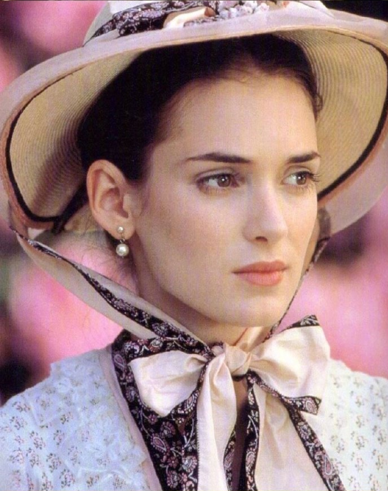 欧美美女明星Winona Ryder图片