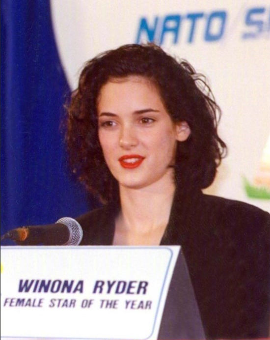欧美美女明星Winona Ryder图片