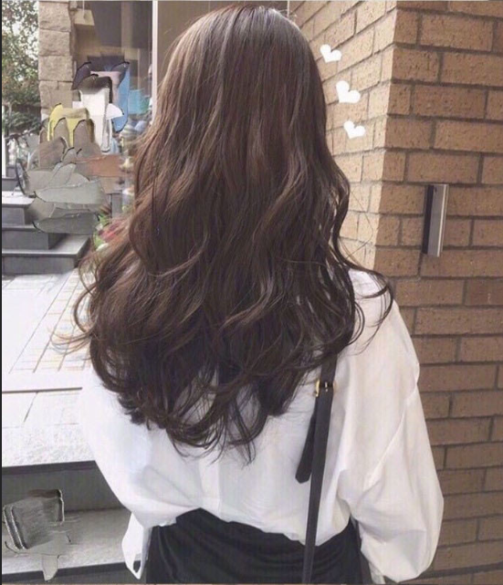 温柔女生空气感中长卷发发型图片
