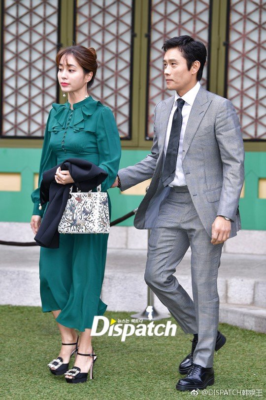 韩国美女明星李贞贤婚礼图片