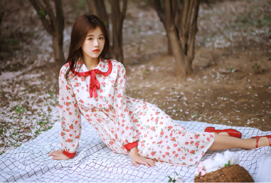 户外高清美女图片