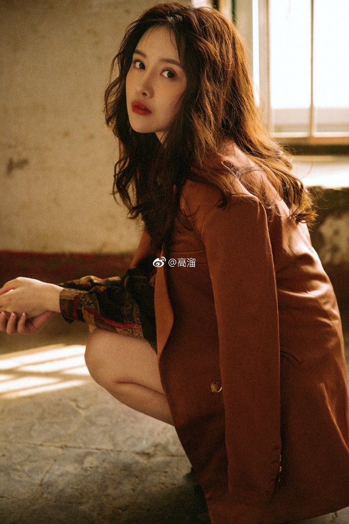 清纯美女高溜复古写真图片