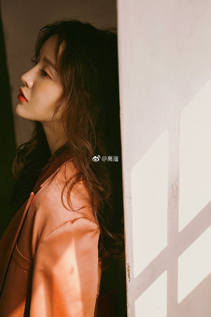 清纯美女高溜复古写真图片
