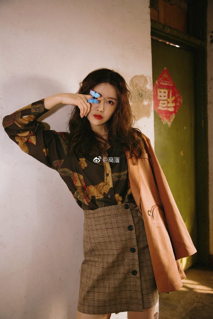 清纯美女高溜复古写真图片