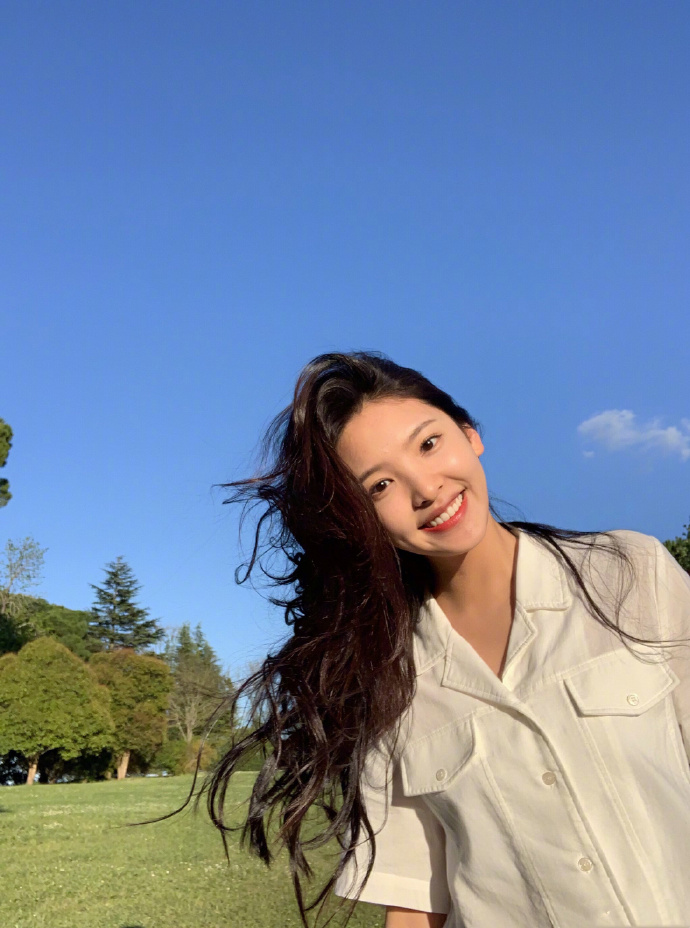 浙江美女明星章若楠壁纸图片