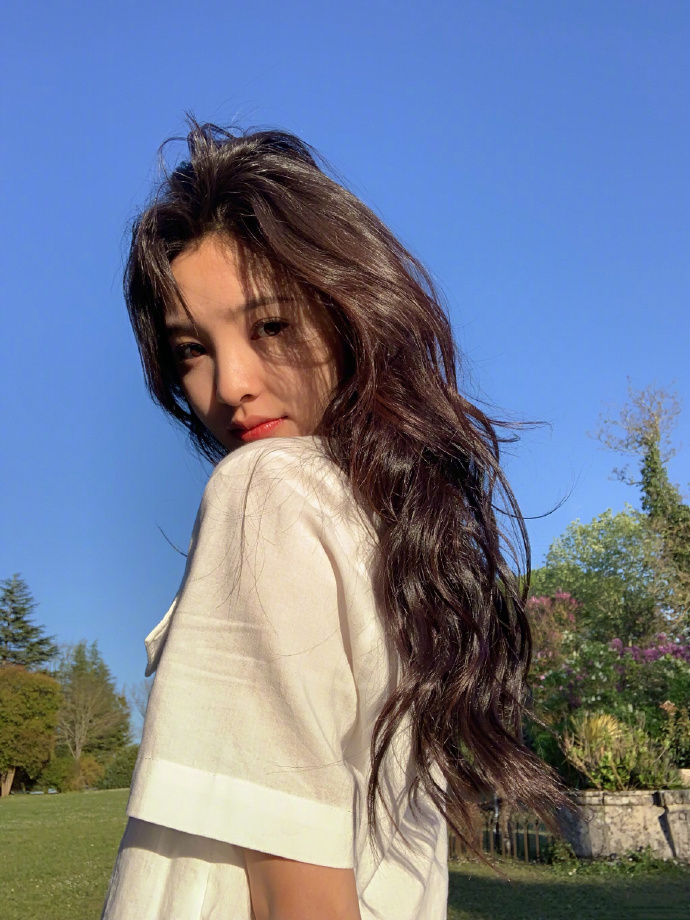 浙江美女明星章若楠壁纸图片