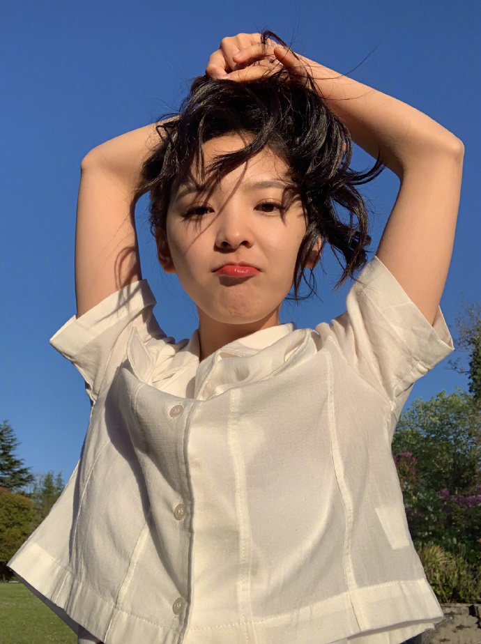 浙江美女明星章若楠壁纸图片