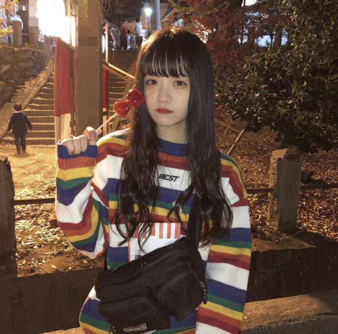 可爱的齐刘海女孩图片