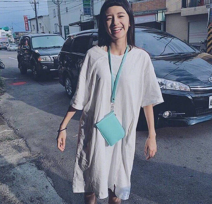 超可爱的美女图片 超短的半圆形刘海发型图片