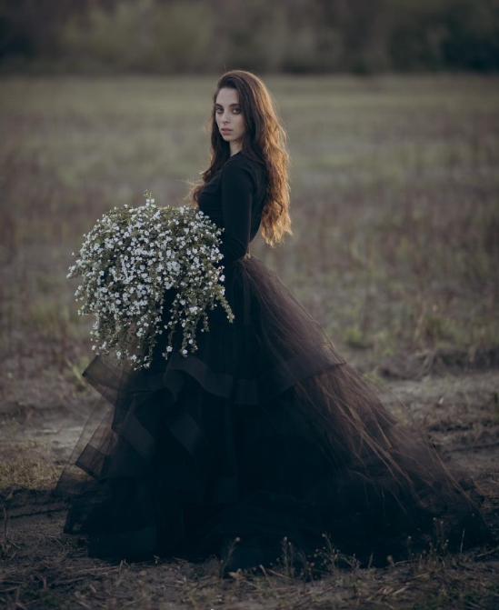 来自Sweet Caroline黑色婚纱图片