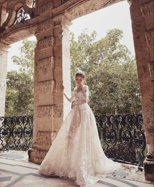 Monique Lhuillier2020秋冬婚纱图片