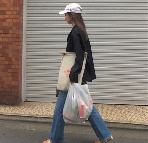 日常韩风随性春季服装搭配图片