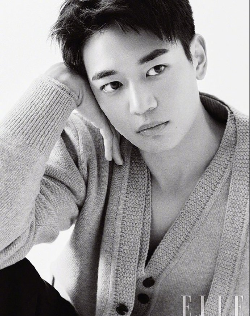 韩国男团SHINee成员崔珉豪帅气图片