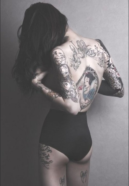 性感纹身美女图片