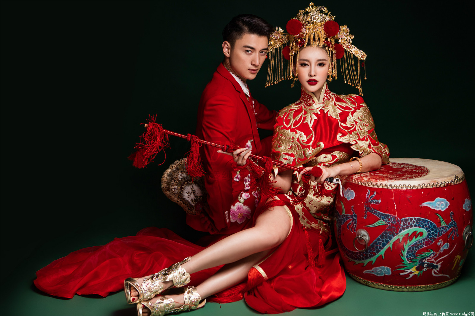 传统中式礼服创意婚纱照图片